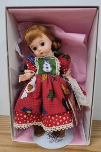 lot 34 image: Madame Alexander Country Christmas 20190 NIB