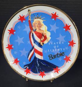 lot 67 image: Enesco Limited Edition Barbie Plate Statue of Liberty Barbie