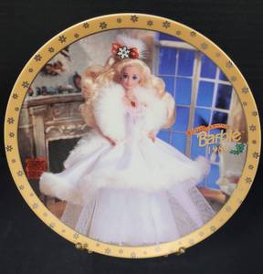 lot 75 image: 1996 Enesco Limited Edition Plate Happy Holidays Barbie, 1989  Plate
