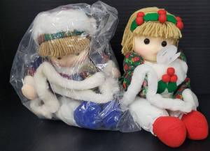 lot 92 image: Musical Motion Dolls Lot of 2 1506 and 1528