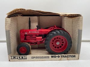 lot 13 image: ERTL McCormick WD-9 Tractor 116th Scale