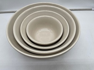 lot 106 image: 4 Longaberger Woven Traditions Red Nesting Mixing Bowls