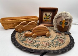 lot 29 image: Rustic Decor LOT - Longaberger Breadbasket, Home Decor