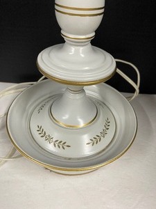 lot 34 image: Colonial Toleware Table Lamp