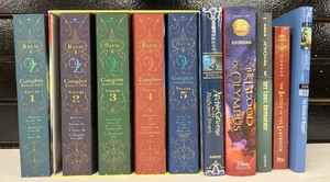 lot 58 image: Complete Oz Paperback Collection and 5 Fantasy Books