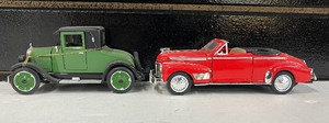lot 80 image: Two Vintage Diecast Cars - 1926 Chevy Superior V and 1941 Chevy Deluxe
