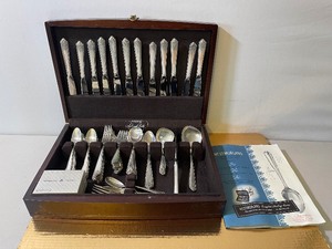 lot 3 image: Westmoreland Sterling Lady Hilton 84 pieces with Storage Box