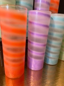 lot 113 image: Set of 8 Vintage Frosted Drinking Glasses Tumblers Pastel Swirl 7 tall