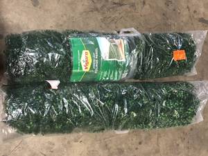 Lot of Vigoro 40 in. H x 40 in. W Green Artificial Jasmine Leaf Panel Customer Returns See Pictures