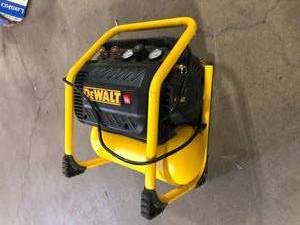 DEWALT 2.5 Gal. Portable Electric Heavy Duty 200 PSI Quiet Air Compressor For Parts  Customer Returns See Pictures