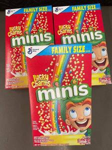 Family Size Lucky Charms Minis - 4 Boxes