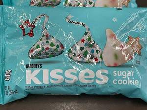 DE 1 - Hersheys Kisses Sugar Cookie Flavored White Creme with Cookie Pieces (12oz) - Lot of 5