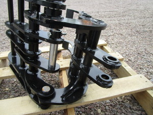 lot 28 image: 15 Mini Excavator Grapple