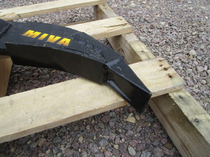 lot 30 image: Mini Excavator Ripper Tooth