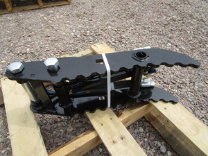 lot 29 image: 7 Mini Excavator Hydraulic Thumb