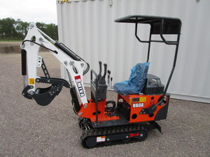 lot 19 image: Miva VA08 Mini Excavator