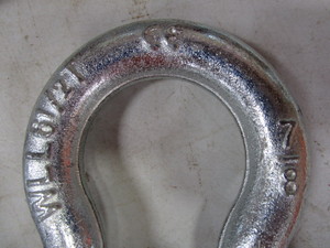 lot 52 image: (10) 78 Screw Pin Shackles