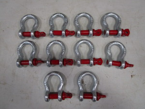 lot 53 image: (10) 34 Screw Pin Shackles