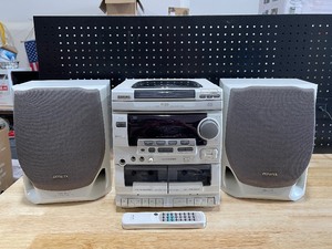 lot 6 image: Aiwa Home Stereo System