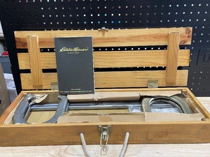 lot 7 image: Eddie Bauer Horseshoe Game