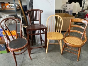 lot 14 image: Decorative Chairs