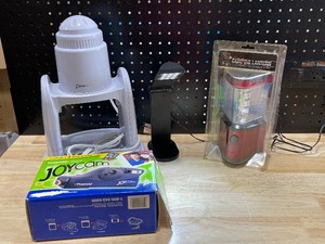 lot 18 image: Assorted Household Items