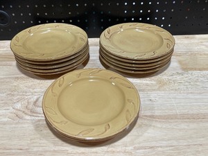 lot 41 image: Signature Sorrento Stoneware Wheat Gold Color
