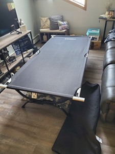lot 49 image: Titan XXL Cot