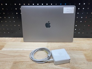 2016 Apple MacBook Pro 13 Laptop