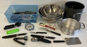 lot 20 image: Mics. Kitchen Utensils Including Cutco, Dalstrong Knives & More