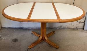 lot 37 image: Formica Top Table With Leaf 44 x 61 12 With Leaf 44 x 44 Without Leaf