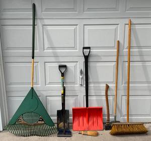 lot 64 image: Misc. Outdoor Tools And More