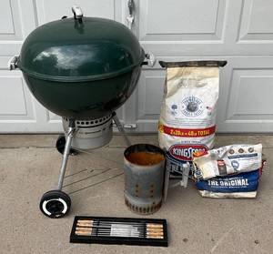 lot 65 image: 18 12 Weber  One- Touch Gold Grill & More