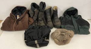 lot 67 image: Stearns Rain Gear & More