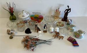 lot 89 image: Vintage Misc. Knick Knacks & More
