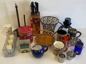 lot 92 image: Misc. Kitchen Decor & More