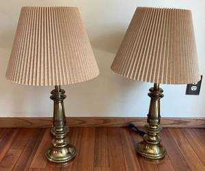 lot 125 image: Two Vintage Brass Table Lamps