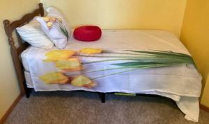 lot 151 image: Single Size Bed With Wood Head Board Includes All Bedding & Pillows