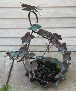 lot 152 image: Decorative Metal Water Fountain (Needs Pump)