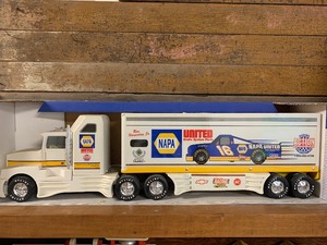2 Napa trucks