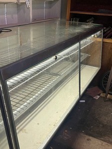 lighted glass display--BRING HELP TO LOAD
