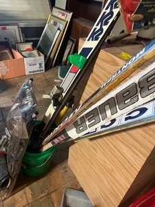 Hockey sticks, ski