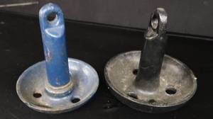 lot 5 image: 2 MUSHROOM ANCHORS
