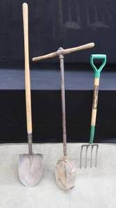 lot 11 image: YARD TOOLS