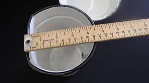 lot 20 image: VINTAGE GRANITEWARE MEDICAL IRRIGATOR AND PAN