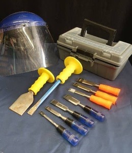 lot 10E image: TACKLE BOX FULL OF CHISELS AND PICKS