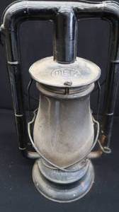 lot 36 image: VINTAGE OIL LAMP