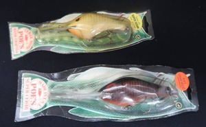 lot 42 image: VINTAGE POES CEDARWOOD FISHING LURES