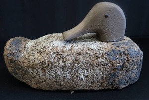lot 80 image: VINTAGE QUAM CORK DECOY