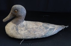 lot 82 image: COLLECTIBLE DECOYS